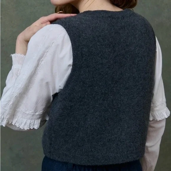 Grey 100% Wool Embroidered Vest – Button Front, Minimal Style - Picture 3 of 8